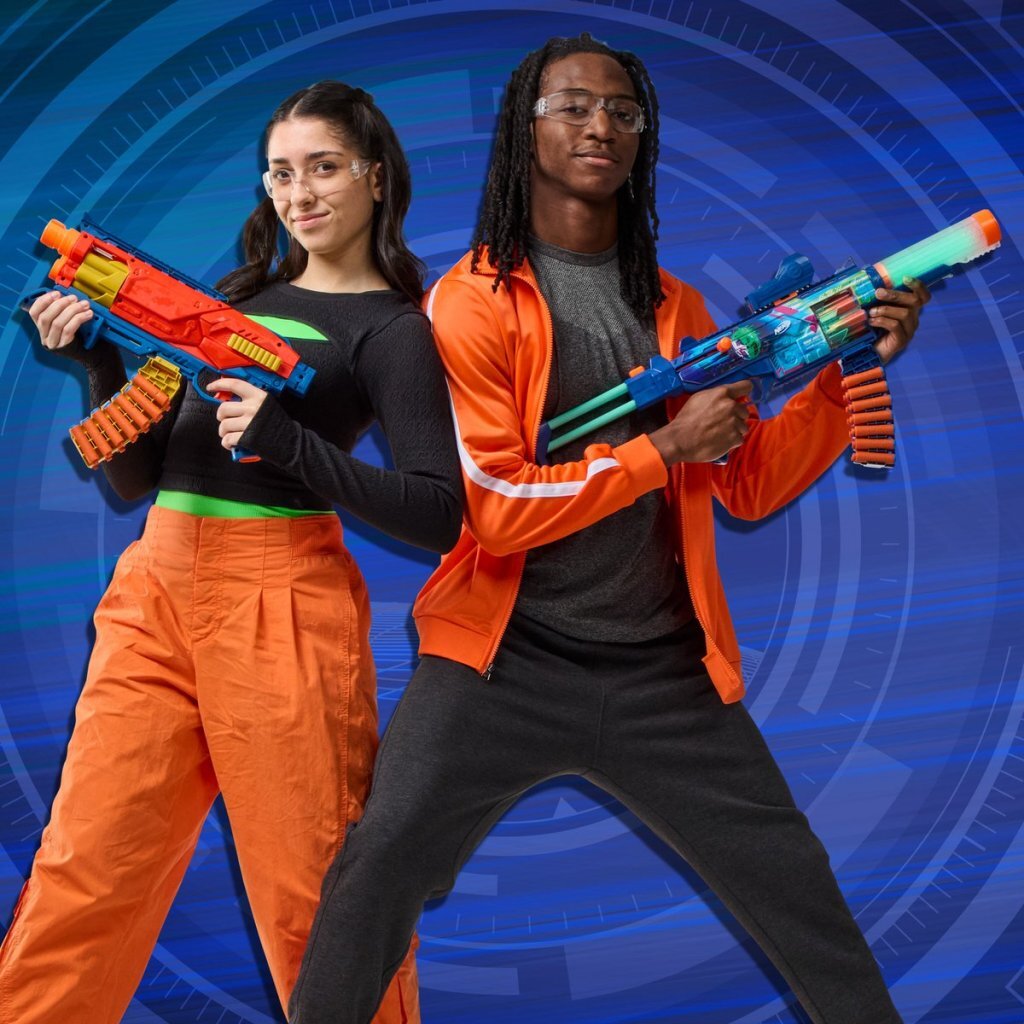 Nerf Loadout Cyberlight Ghost Blaster + 24 Darts + Licht