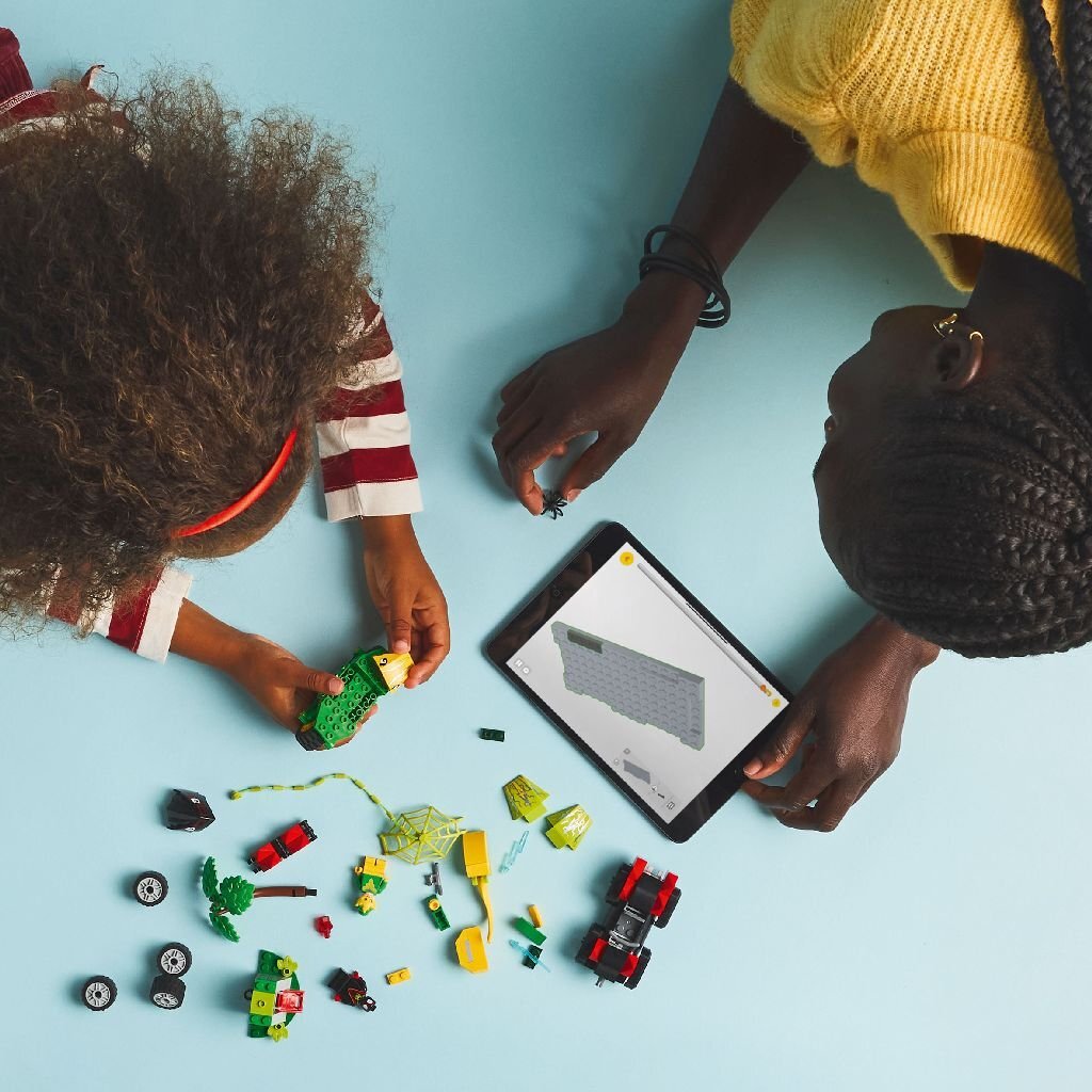 Lego Spidey And Friends 11198 Spin En Electro Achtervolging Met Dinosaurusvoertuigen