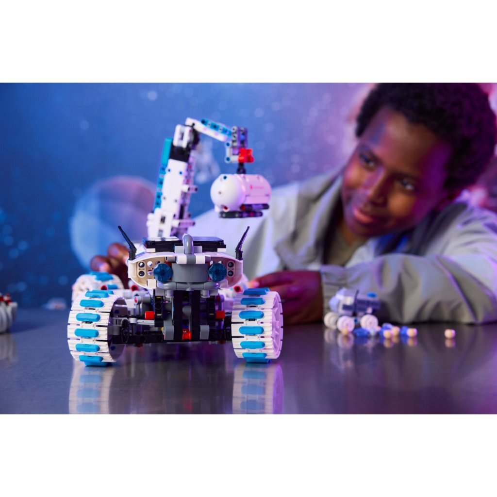 Lego Technic 42211 Lunar Outpost Maanrover Ruimtevoertuig