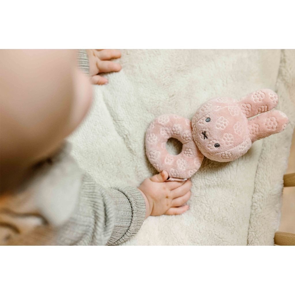 Nijntje Pluche Rammelaar Roze